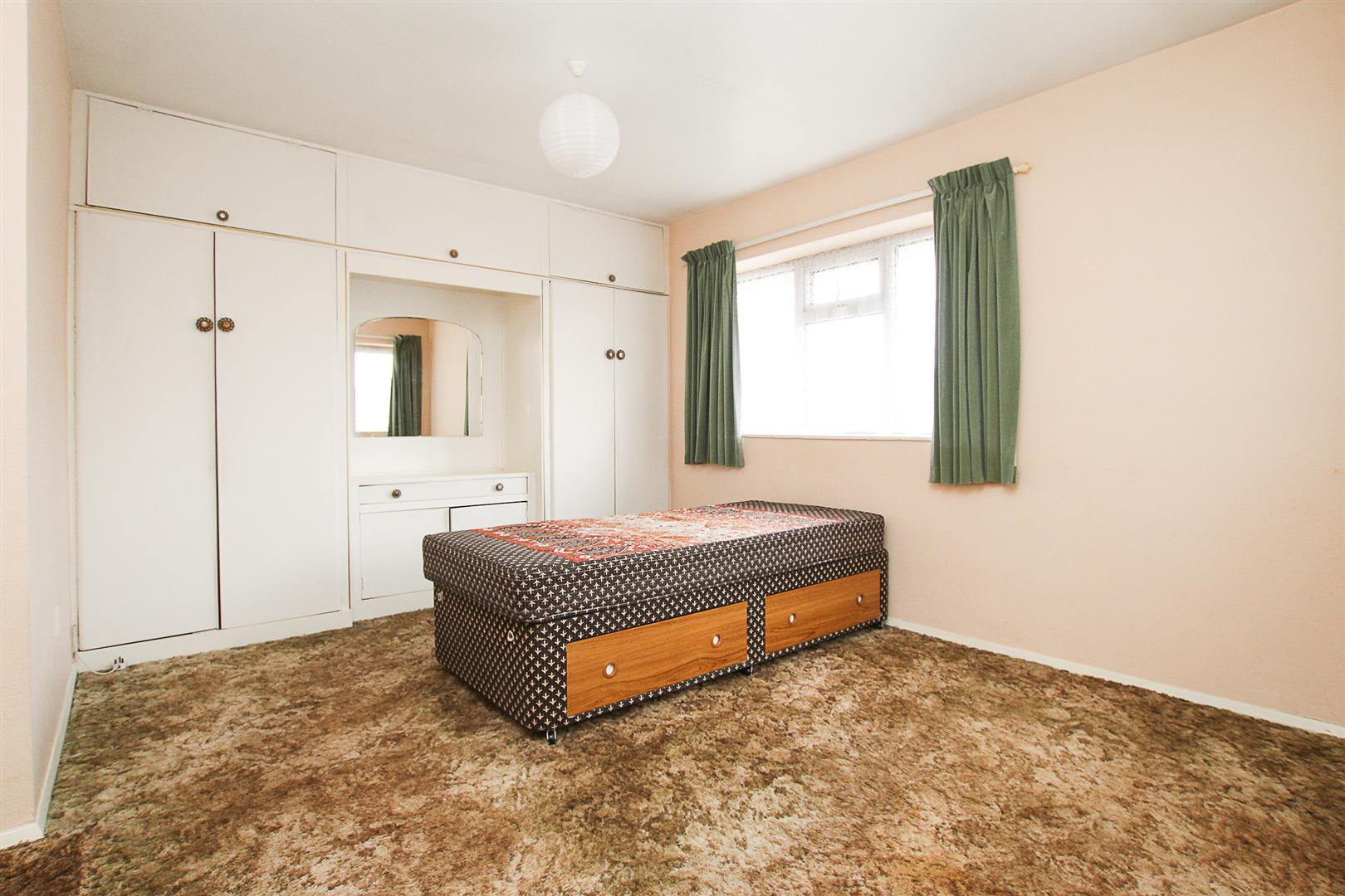 Eastham Crescent, Brentwood Keith Ashton